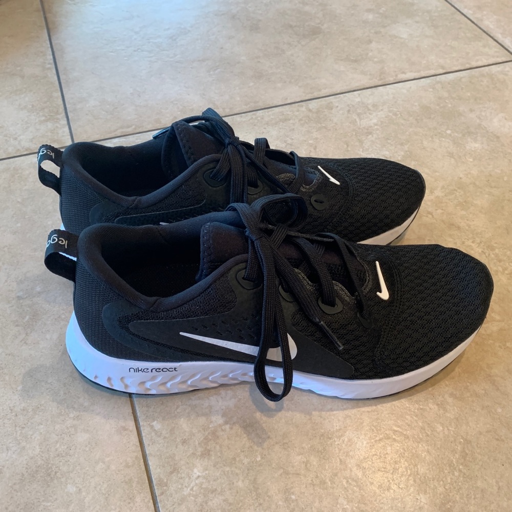 Nike Legend React